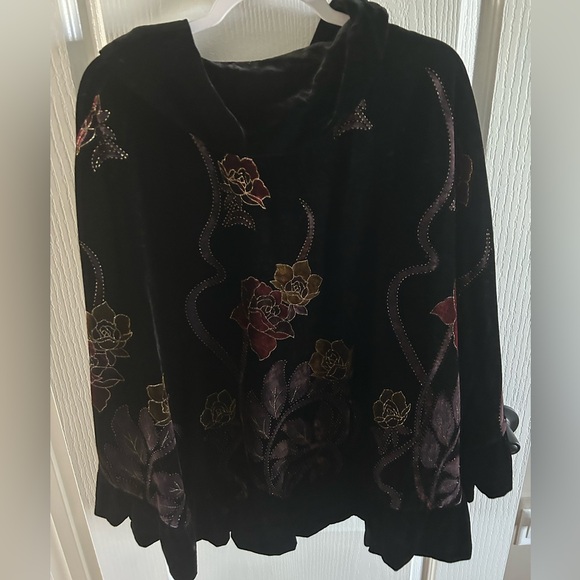 Soft Surroundings Black Velvet Cape with Floral Accents - Picture 7 of 7